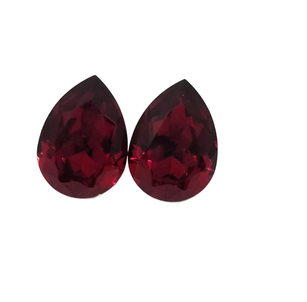 VINTAGE SPARKLING PEAR CUT RUBY RED AUSTRIAN CRYSTAL STUD EARRINGS